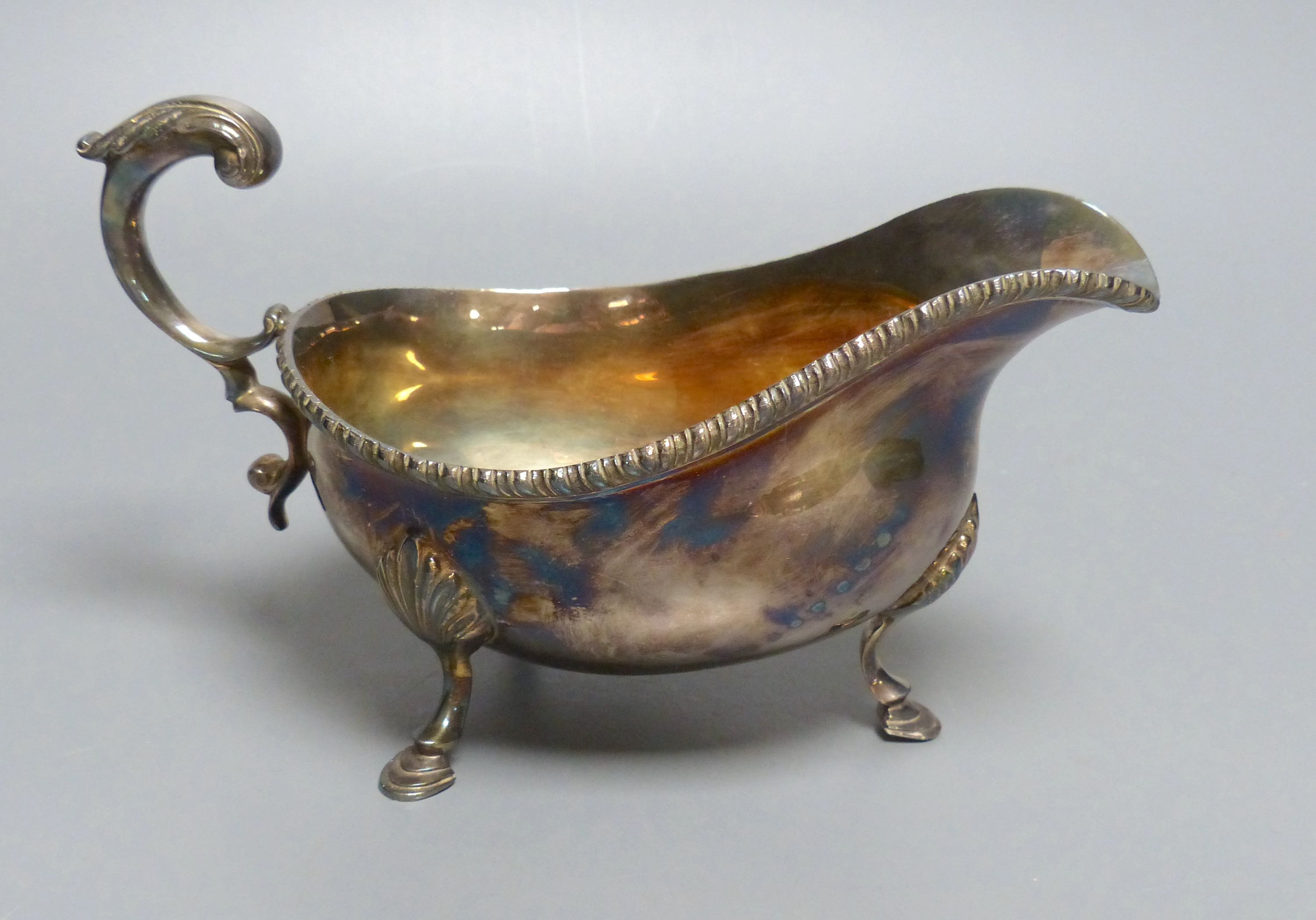 A modern silver sauceboat, London, 1965, height 12cm, 12.5oz.